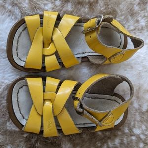 Salt water sandals, size toddler 6